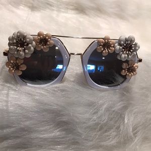 Gold Framed Sunnies w/case